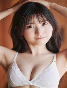 美女胸被男子强捏视频