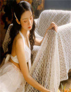 脱裤美女